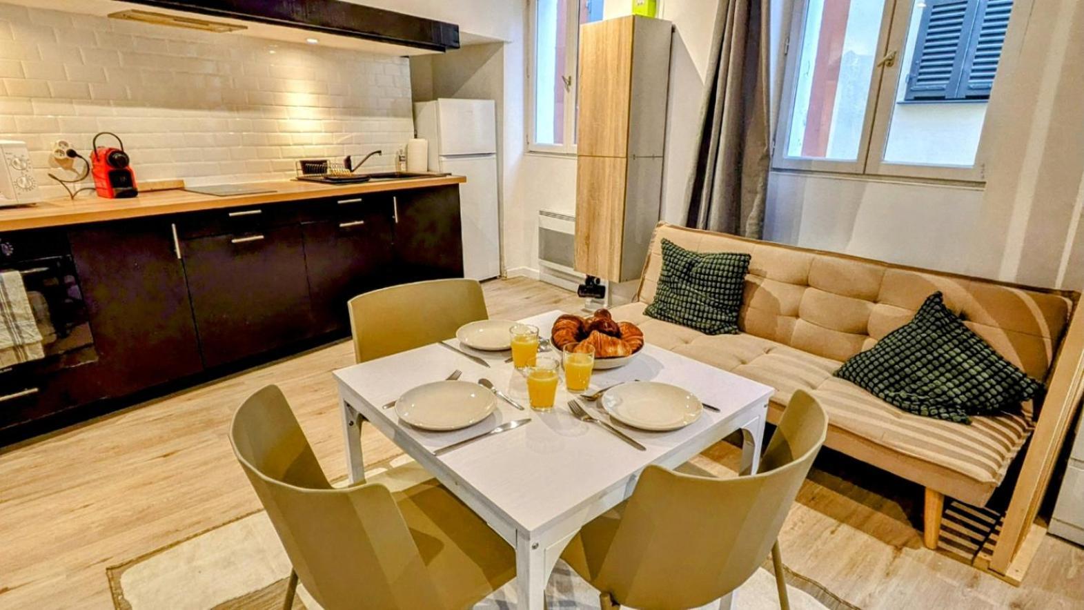 Le Studio Cosy, Centre Historique, Wifi, Neuf Γκρας Εξωτερικό φωτογραφία